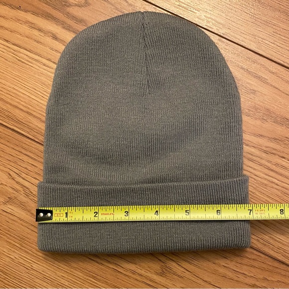 FREE IN BUNDLE* Beanie/toque - Picture 4 of 8